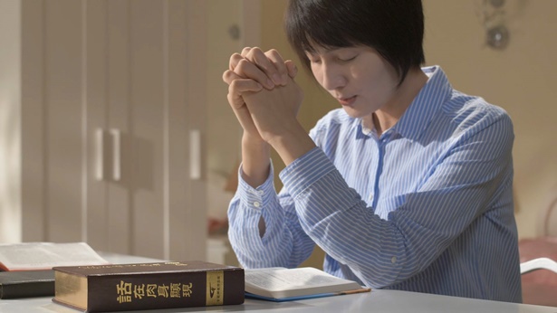 【東方閃電】全能神教會-素材“祈求,禱告”